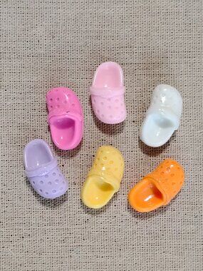 6 Pcs Large Crocs Decorative Photo Display Memo Bulletin Board Tack Push Pins